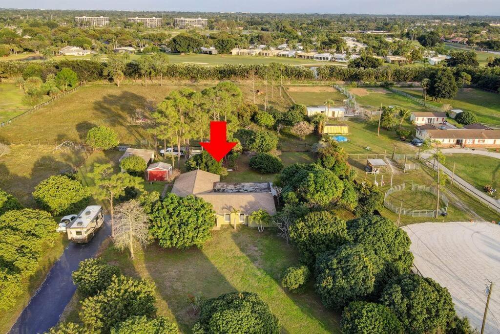 Ananda Farmhouse And Retreat. Lake Worth Beach Exterior photo